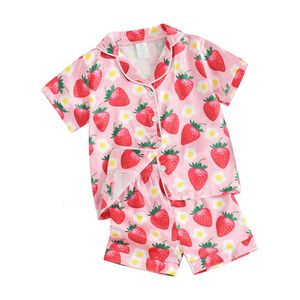 Toddler Girl Summer Pamas 12 maanden 2t 3t 4t 5t 6t 7t 7t T-shirt T-shirt Top Strawberry Shorts Baby Sleepwear Set L2405