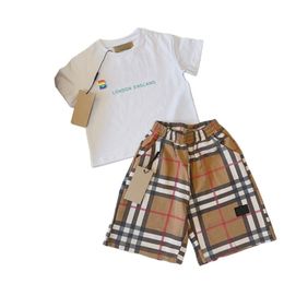 Toddler Kinderkleding Kid Sets jongensontwerper Set 1-15 Leeftijden Girl Boy T-shirt Summer Shorts Mouw met letters Tags Classic Black Wit A12
