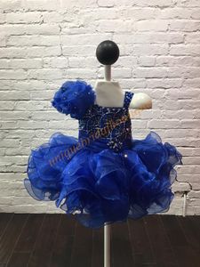 Robes de reconstitution historique pour tout-petits 2021 Hot Same avec une grande fleur et des perles en forme d'éventail Photos réelles Cupcake Little Girls Pageant Dress Jupes à plusieurs niveaux