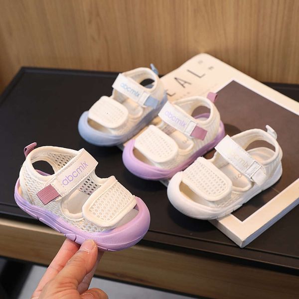 Sandalias para niños pequeños Baby Girl Color sólido Neta Neta Beiseantías zapatillas de deporte para niños Inglaterra de verano Sport Sport L2405