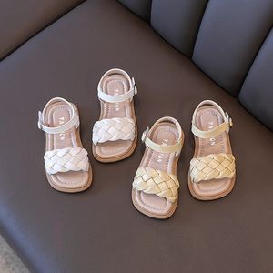 Peuterschoenen Meisje Zomer Gevlochten Vakantie Vierkante Teen Schattig Kinderen Sandalen Beige Geel 21-36 Pu Leer Mode Kinderen Slippers 240219