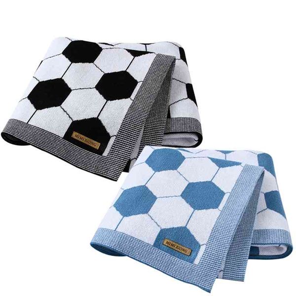 Sofá para niños pequeños, cama de cuna, mantas para bebés, edredones envolventes súper suaves para bebés, fundas tejidas para cochecito de estilo de fútbol 210417