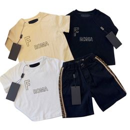 T-shirt pour enfants en bas âge, vêtements pour enfants, ensembles de créateurs pour garçons de 1 à 15 ans, t-shirt de luxe pour garçons et filles, manches courtes avec étiquettes en lettres, classique noir blanc Q12