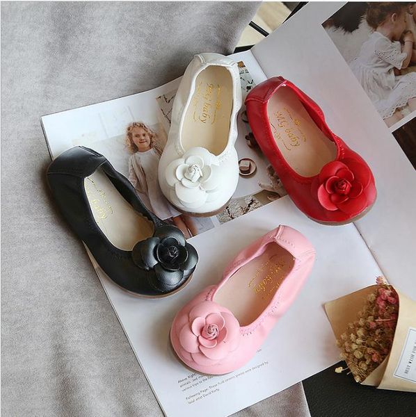 Zapatos para niñas pequeñas y grandes para niños, zapatos planos elegantes de princesa Chic de piel sintética suave con flores, zapatos planos para niños en negro, blanco y rosa para boda