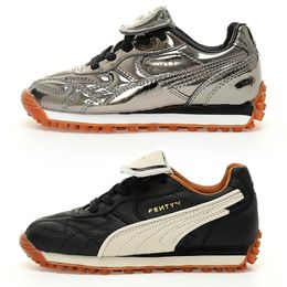 Kinderen Kinderschoenen Rihannas FENTY x Avanti Aged Zilver Zwart Wit Jeugd Grote Kinderen Designer Sneakers Mode Schoenen Sneaker