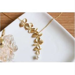 Todorova fleur d'orchidée avec collier de perles simulées pendentif charme longue chaîne colliers collier pour femmes Chic cadeau de fête bijoux 252S