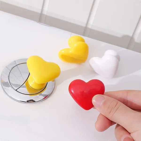 Couvre-siège de toilette Creative Heart Réservoir de salle de bain Bouton auxiliaire Protection Dispositif d'assistance aux ongles Décor de pièce Outil de presse à eau Accessoires