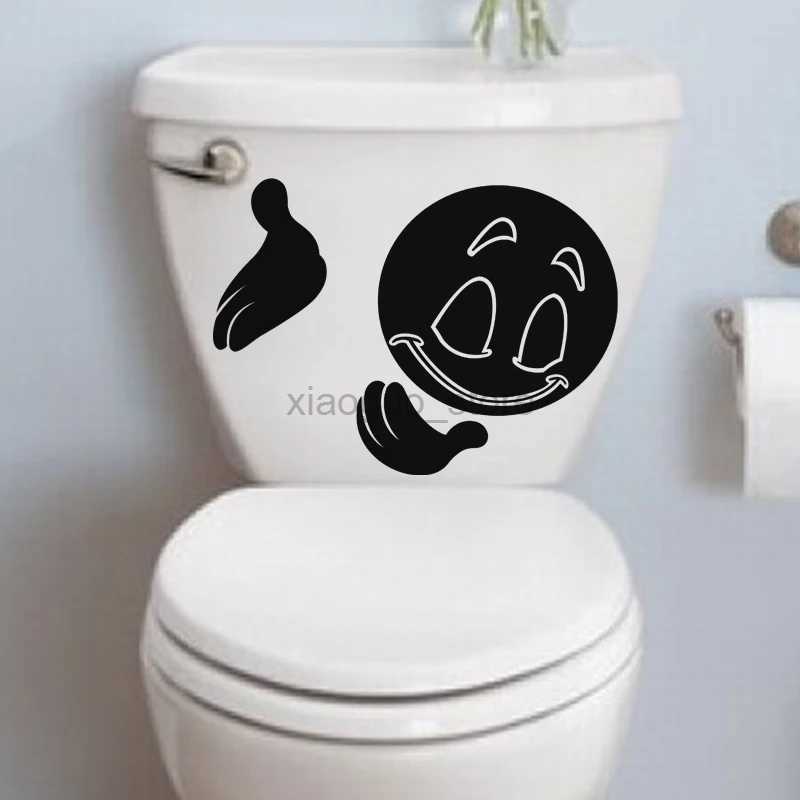 Toalettklistermärken T609 # Polite Man toalettklistermärke Cartoon Baby Urinering Toalettflik Dörrklistermärke Avtagbar självhäftande dekorationer papperhus 240319