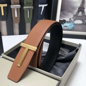 TOM FORDS CEINTRE DU CONRÉPLACE DE FACHE DE HAUTE QUALITÉ HOMMES FEMMES VOIR VOLLE COURTURE C BOUCLE DE LUXE VENDE LUXE COMMANDE AVEC BOX DUSSIGNE Tom 447