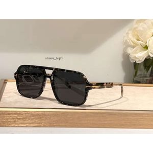 Tom Ford Lunettes de soleil Men de créateurs Sunglasses James Luxury Bond Bond Tom Lunettes de soleil Men Femmes Tendance Sun Verres Super Star Celebrity Driving Sungass For Dames 646