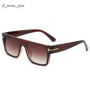 Tom Fords Lunettes de soleil avec James Bond Sunglass Hommes Femmes Marque Lunettes de soleil Super Star Celebrity Box Conduite Tomfords Mode Lunettes Designer 759