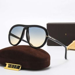 Lunettes de soleil Tom Letter for Men Women Designer Luxury Nouvelle mode classique Classic Men Amorceaux Sunglasses à la mode ovale et lunettes de soleil verres femmes