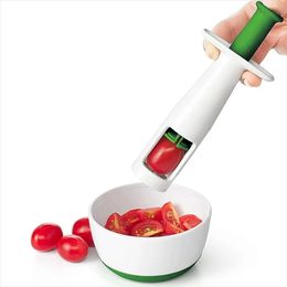 Tomaten Slicer Cutter druivengereedschap Cherry Fruitsalade Splitter Artefact voor peuters kleine keukenaccessoires geknipt gadget baby 240429