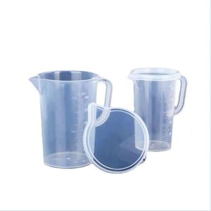 Outils tasses en plastique Mesurer la tasse graduée avec couvercle pour le bécher de cuisine de cuisine Mesure de liquide 250 ml / 500 ml / 1000 ml Han Dh7cz