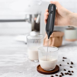 Outils Mousseur à lait électrique 304 en acier inoxydable Mini fabricant de mousse rechargeable USB TypeC câble mélangeur de boissons fouet batteur pour café