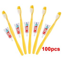 Brosse à dents 100 brosses à dents jetables el brosses à dents de voyage portables avec ensemble de tampons dentaires brosse de nettoyage des dents de soins bucco-dentaires 231214