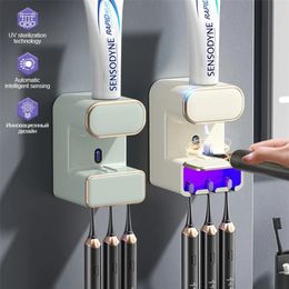 Soportes para cepillos de dientes Dispensador automático de pasta de dientes con sensor con 3 ranuras Exprimidor eléctrico montado en la pared para accesorios de baño 231218