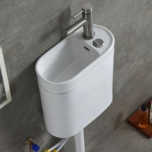 Porte-brosse à dents Réservoir d'eau intégré en céramique avec robinet de lavabo Toilette Pot Chaise Squat Chasse d'eau 230710