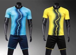 Top 2019 Ontwerp Aangepaste Soccer Jerseys Sets met Shorts Custom Training Football Suit Uniforms Kits Heren Mesh Performance Personality