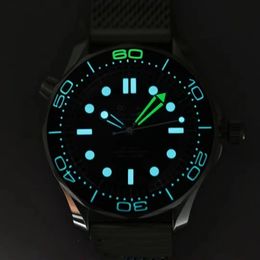 Top 42mm montres pour hommes James Debang 007 300m montre mécanique automatique mouvement cal8806 OU usine fabrique une montre-bracelet de plongée en saphir