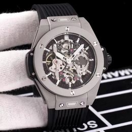 Top AAA Luxury Designer Watch Mouvement automatique Mouvement Self-Wind Big Men's Sports Watch Swiss Watches Geneve Designer Hollow Qut Watch Watch Mens Wrist Wrists