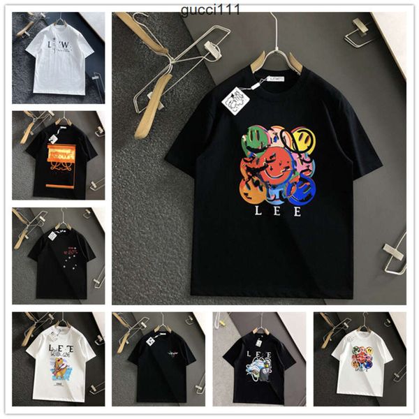 A027 FW Nuevas llegadas Hombres Mujeres Lowewe Diseñador de lujo Camisetas Loewes Camiseta blanca Loewee Imprimir Pantalones cortos Camiseta O-cuello Manga corta Hombre Ropa Logotipo de color