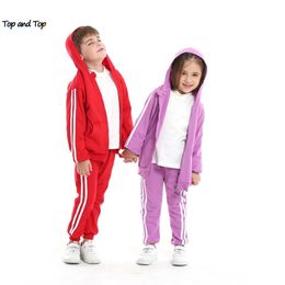 Haut et tout-petits garçons vêtements ensemble coton à manches longues à capuche t-shirt hauts pantalons survêtement petites filles tenues sportwear 240220