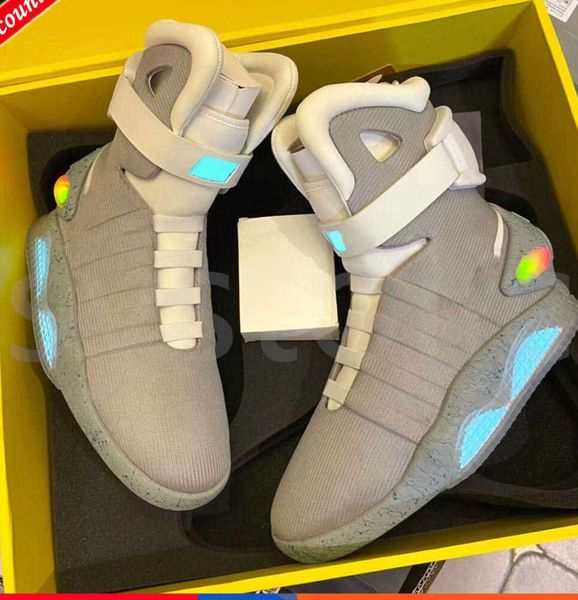 Top Automatic Laces Air Mag Sneakers Marty McFly's LED Outdoor Shoes Man Retour à la future Glow dans les mags McFlys gris foncé avec les bottes 521