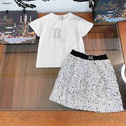 Top Baby Clothes Kids Tracksuits Summer Princess Robe Taille 90-150 cm Lettre brillante Logo Girls T-shirt et Silver Silver Jupe 24MA