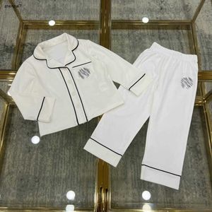 Top baby pyjama's ontwerper Kinderkleding Girl Boy Nightwear Maat 100-160 Kinderen Sleepcoat lange mouwen shirt en elastische taille broek 24mar