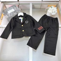 Top Baby Tracks Puits Kleurrijke bedrukte voering Kinderen Formele kledingmaat 100-150 Borduurd logo Suit jas en broek Jan20