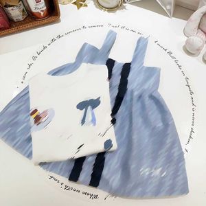 Top pour bébé Tracksuits designer Girls Robe cosit Taille 90-160 T-shirt à cou rond et lettre bleue Jupe Camisole imprimée Jan20