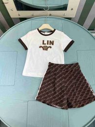 Top Baby Tracksuits Girls Summer Suit Kids Designer Kleding Maat 110-160 cm Shiny Sequin Decoration Logo T-shirt en shorts 24May