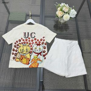 Top Baby Tracksuits Summer Girls Set Kids Designer Kleding Maat 100-150 cm schattig Cat Patroon Round Neck T-shirt en shorts 24April
