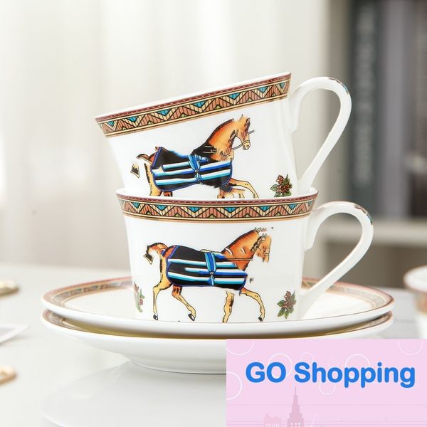 Top Bone China European Mug Creative Vintage Coffee Tass Gilt Back Gift Porcelain Gift Big Mark Ta Ta Tup Plate Rack Rack Rack à la maison