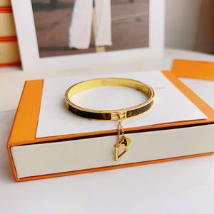 Top Bracelet bracelet en or pour femme Luxe homme Bracelet Designer Affichage généreux du tempérament Bracelet Mode Bijoux Cadeau Vacances Cadeau d'anniversaire 4ZI8