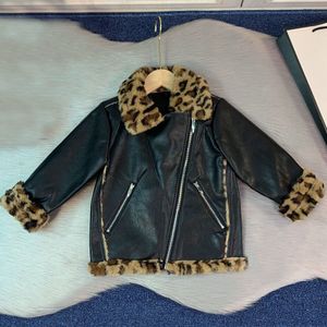 Top marque 2020 dernier hiver manteau pour enfants imprimé léopard en cuir noir design manteau en cuir super chaud pour 3-12 ans LJ201126