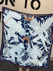 Écharpe de luxe de marque supérieure classique d'été écharpe carrée de haute qualité écharpe de décoration de fleur bleue taille 140 cm * 140 cm mouchoir pour femme de style classique