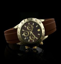 Top Brand Designer Watch Men Silicone Sprap Sports Quartz Watches Relojes Hombre Marca Famosa Auto Date de 40 mm pour Men5123792