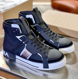 Top Brand High-Top Custom 2.zero Sneakers Chaussures avec des détails contrastés Coube à matériaux mixtes Hommes en cuir en caoutchouc Men de luxe Marque Skateboard chaussures de marche