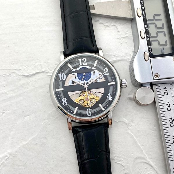 Top Brand Luxury Men Watches Moon Phase Business Mens Designer Watch V￩rine STRAP CUIR M￉CANIQUE AUTOMATIQU