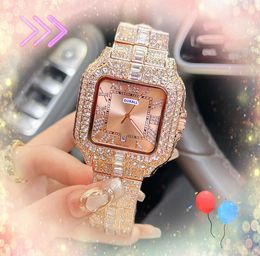 Topmerktafel Men Luxe horloge bling glanzende sterrenheme diamanten ring klok kwarts batterij staal metaal metaal goede kwaliteit vierkante Romeinse tank ketting armband polshorloge