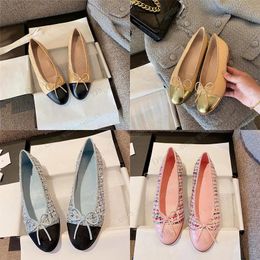 Top C Ballet Pumps Dress Shoes Blue Mesh Roze Loafers Sandaal Witte aankomst Designer Slingback Boat Platform Spezial Fashion Flats Ballet Flat Trainers Balles Tennis