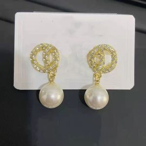 Pendientes de perlas con dije superior para mujer, pendientes de diamantes a la moda, joyería de regalo