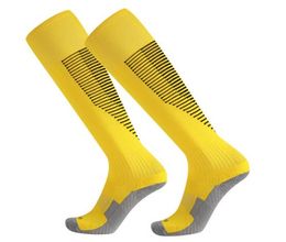 Top pas cher Enfants adultes antidérapants sur les chaussettes de football au genou épaissi serviette bas long tube confortable résistant sports enfants fitness yakuda