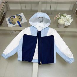 Top Coat for Girl Boy Multi Color Upiting Design Kids Fashion Chaqueta con capucha para niños Tamaño 100-160 cm Baby Sutwear Sep01