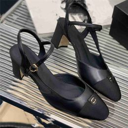 Top Design Dress Shoes 2023 Fashion Channel Vrouwen Leer Hoog Heel Letter Logo Party Wedding Tourism Holiday Casual Flat Shoes 05-08