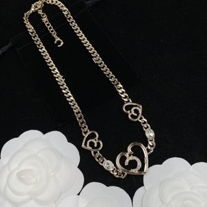 Colliers d'amour Design haut de gamme, collier à la mode pour femmes, chaînes de Couple, collier en laiton, bijoux cadeaux de mariage