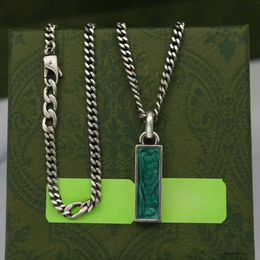 Collier design haut pour hommes et femmes designer double lettre pendentif colliers chaîne bijoux de mode émail vert barre verticale