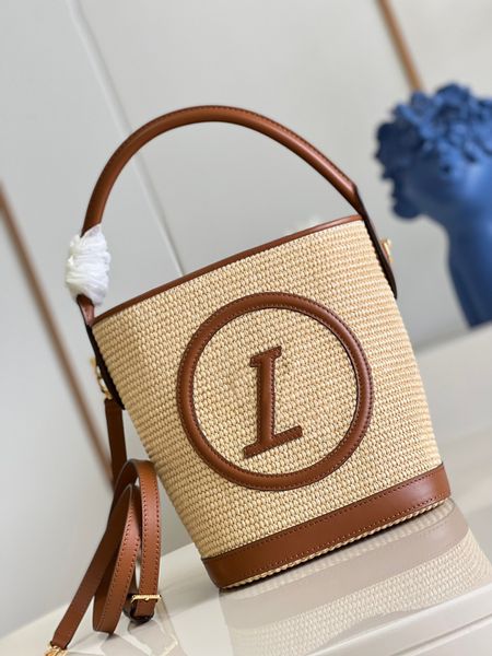 Bolso de diseñador superior Moda de verano para mujer Bolso de cesta de verduras tejido informal Bolso de playa curvo Bolso de cubo de paja Bolso de moda de lujo Bolso de hombro Mochila de moda